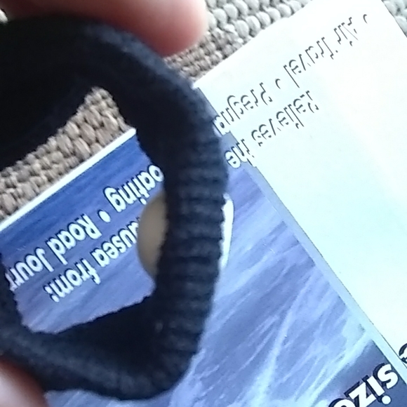 Anti-nausea acupressure wristband - Picture 5 of 5